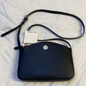 **NWT**ANNE KLEIN Crossbody bag